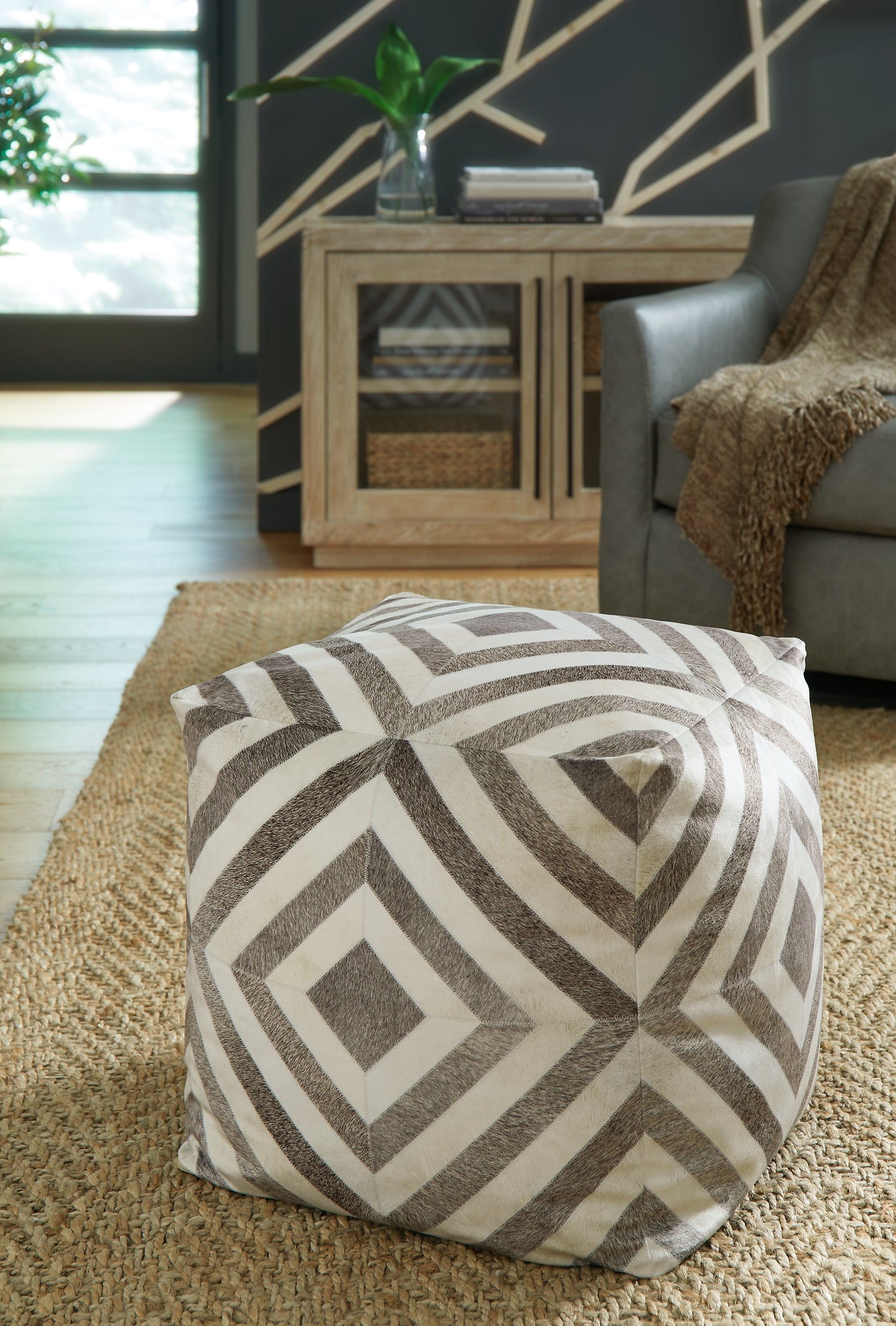 All shapes and sizes of the design pouf